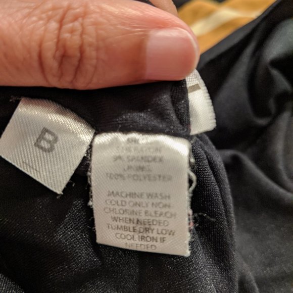 Curvy multi colored cowl-neck dress - Picture 5 of 5